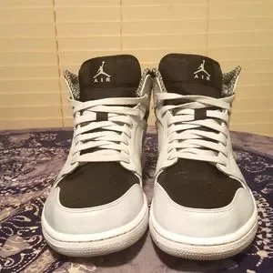 Air Jordan Retro 1 Mid Metallic/white/black/Platinum 554724 032 size 12 Jordan | Shoes | Air Jordan Retro Mid  main image 4